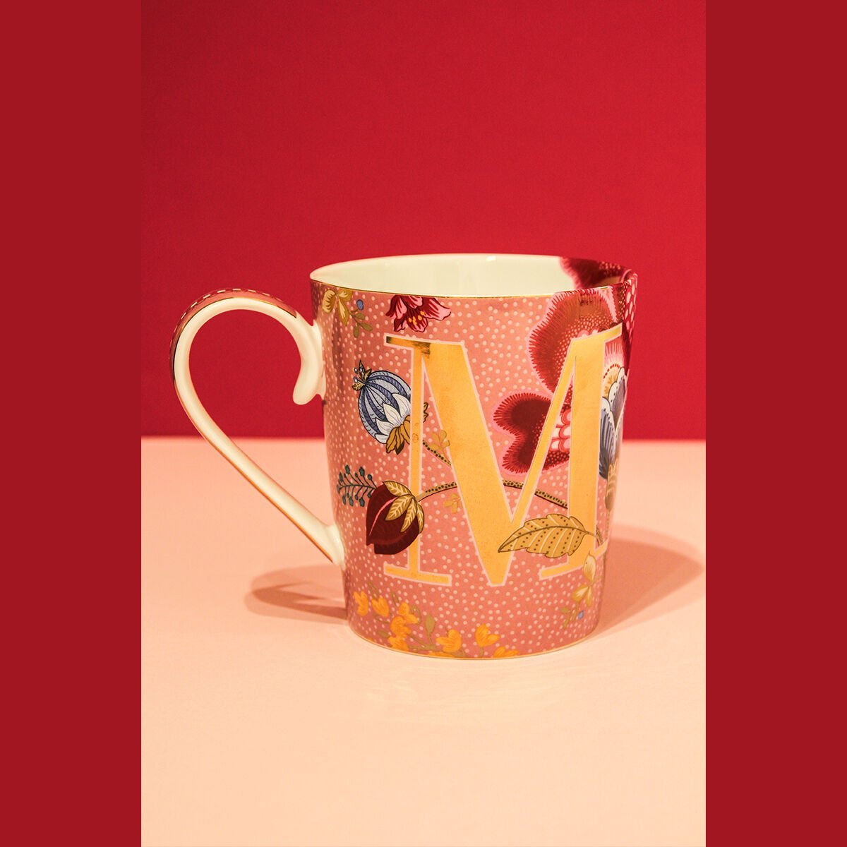Pembe Porselen Kupa 350 ml Alphabet M Collection by Pip Studio